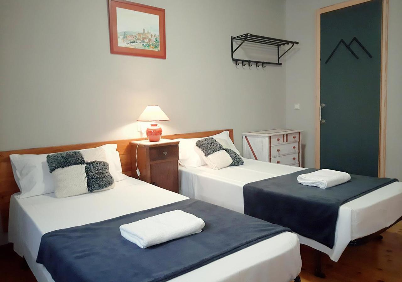 Hostal Fonda Prat Puigcerdà Dış mekan fotoğraf