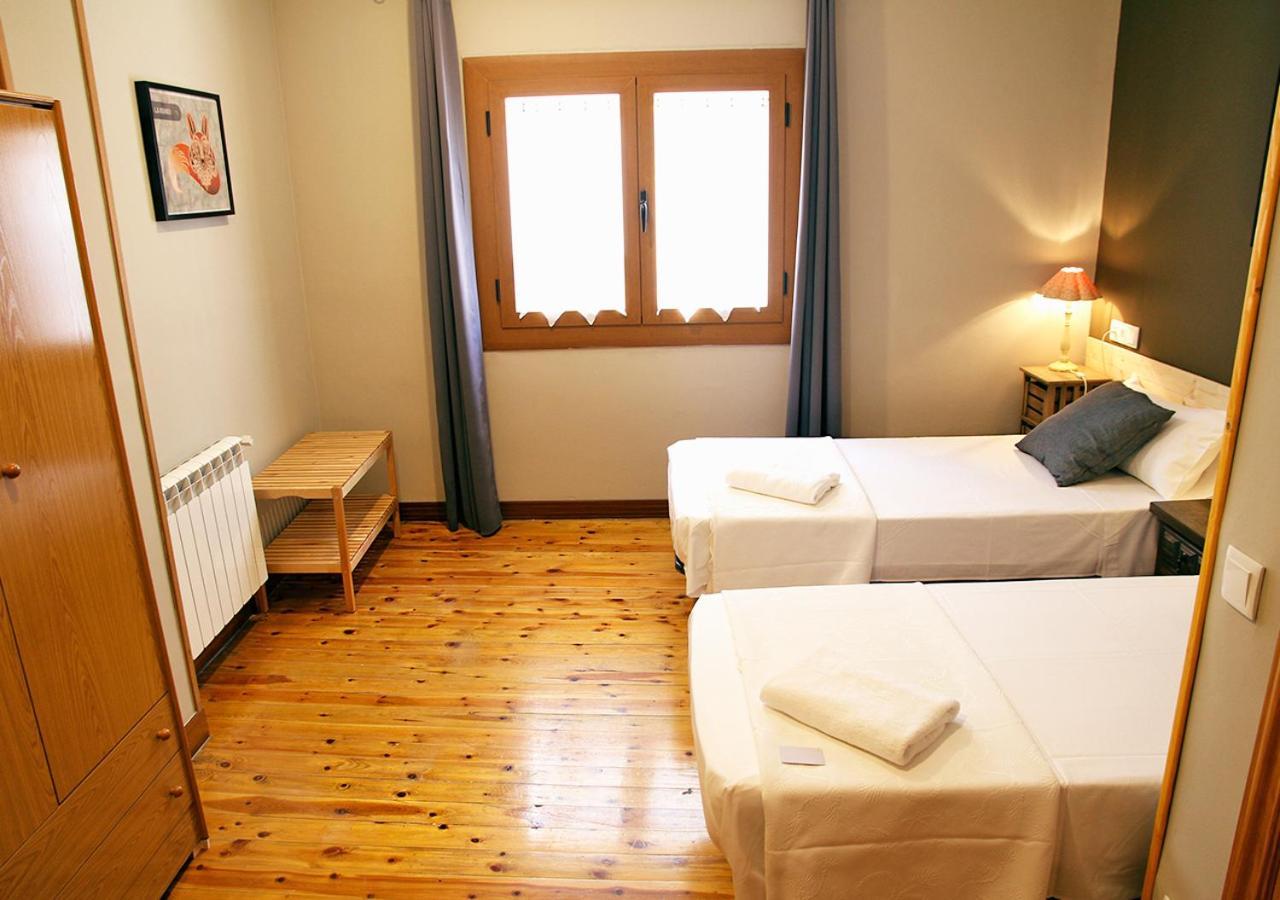 Hostal Fonda Prat Puigcerdà Dış mekan fotoğraf