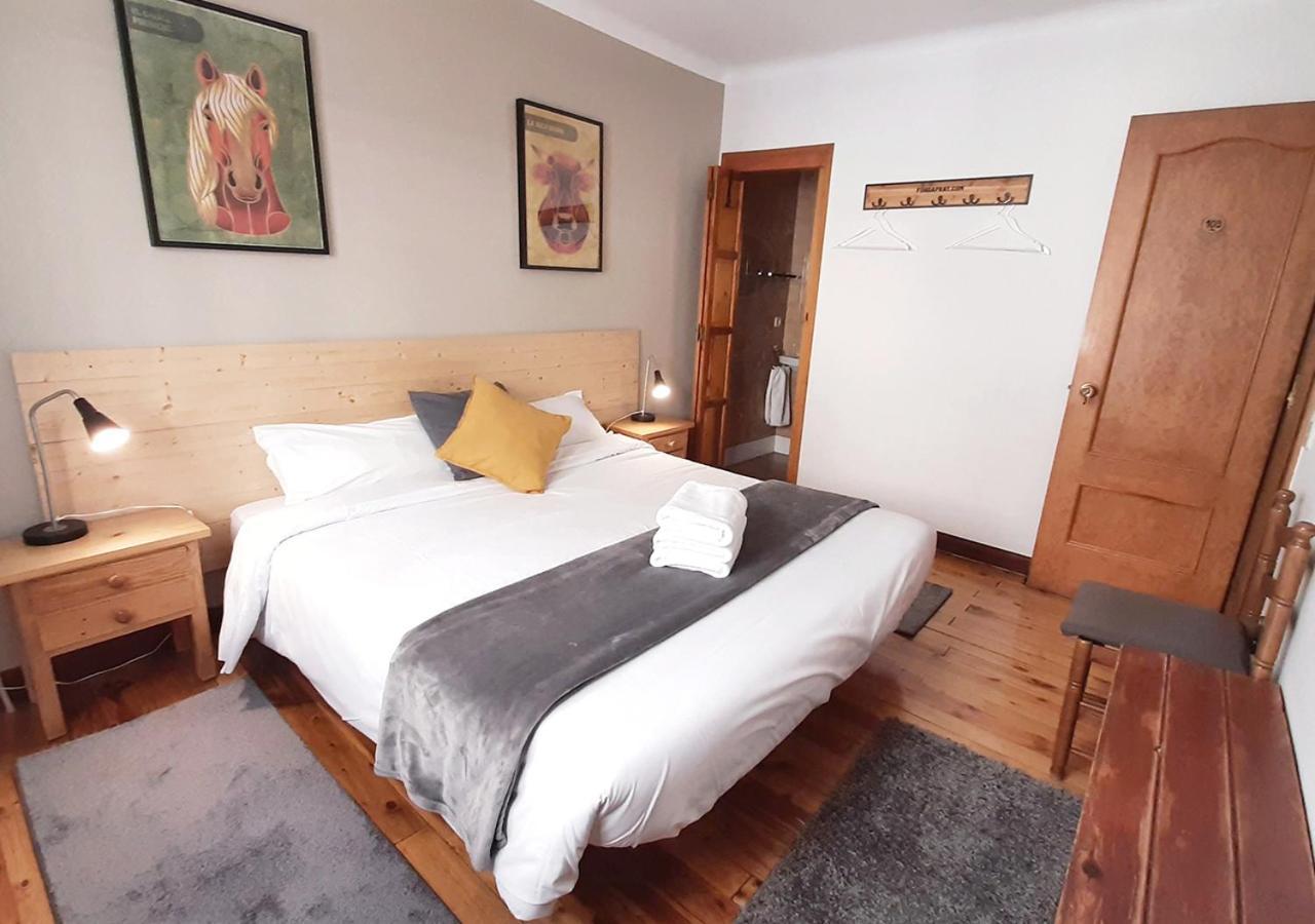 Hostal Fonda Prat Puigcerdà Dış mekan fotoğraf