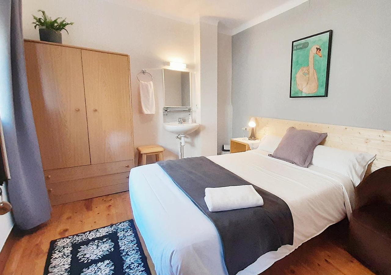 Hostal Fonda Prat Puigcerdà Dış mekan fotoğraf