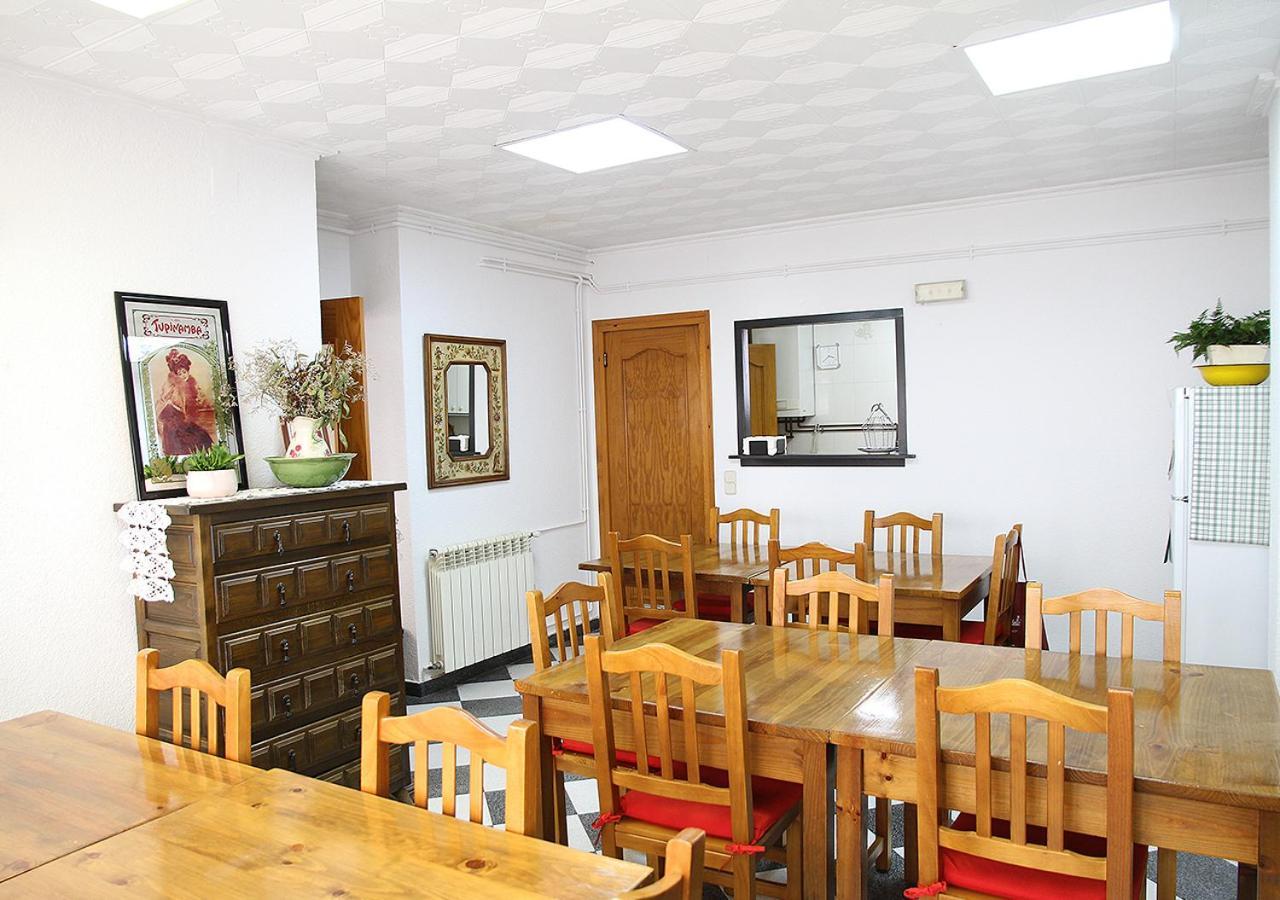 Hostal Fonda Prat Puigcerdà Dış mekan fotoğraf