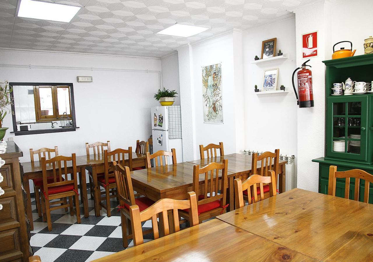 Hostal Fonda Prat Puigcerdà Dış mekan fotoğraf