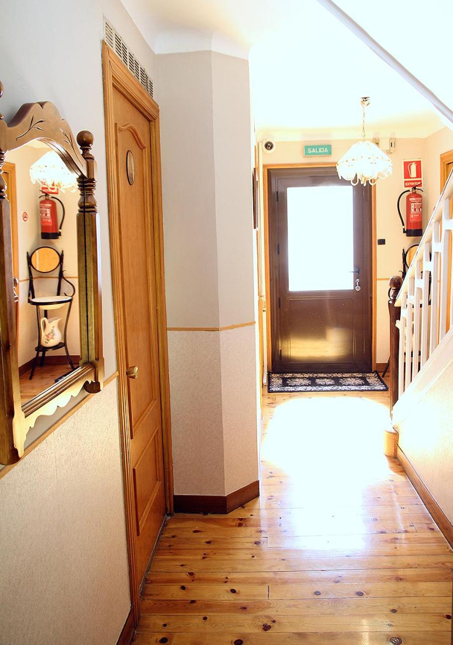 Hostal Fonda Prat Puigcerdà Dış mekan fotoğraf
